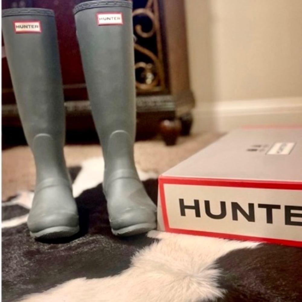 Hunter Boots - Tall Back Adjustable Rain Boots - Size 7